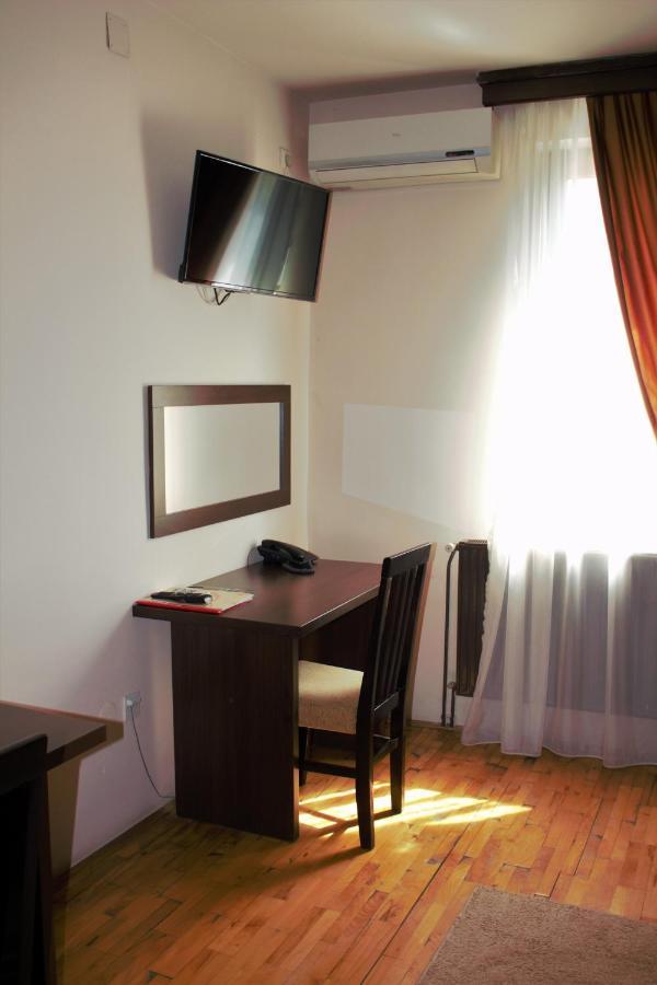 Garni Hotel City Kruševac Exterior foto